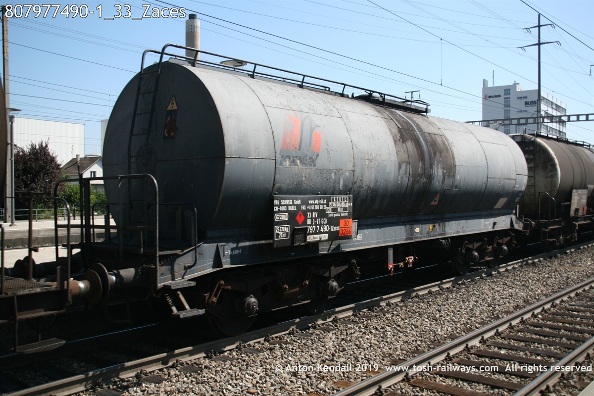 807977490-1_33_Zaces.JPG